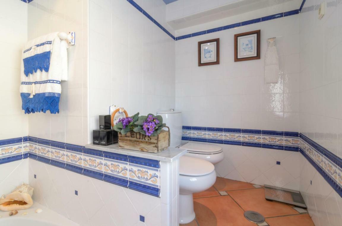 Habitaciones En Casa Centrica Con Piscina Almuñécar Eksteriør bilde